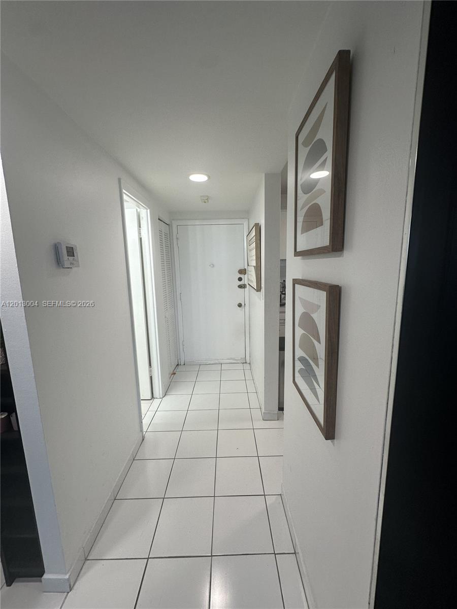 HARDING HALL CONDOMINIUM - Residential Lease