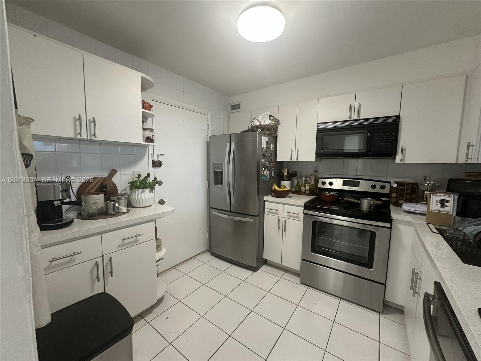 HARDING HALL CONDOMINIUM - Residential Lease