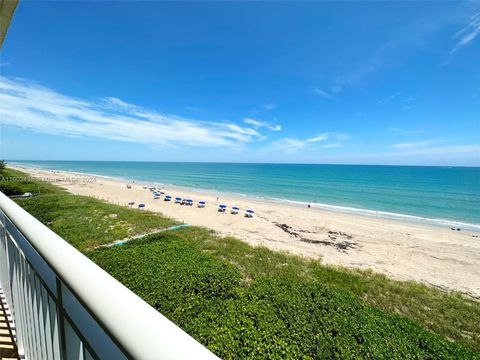 Condominium in Jensen Beach FL 10980 Ocean Dr Dr 12.jpg