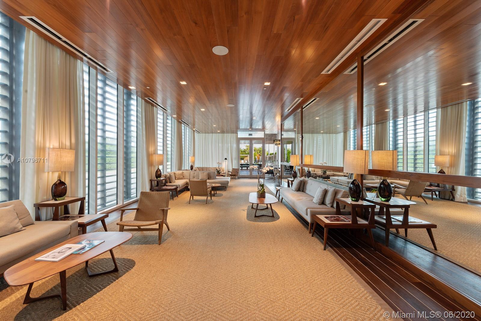 BEACH HOUSE 8 CONDO - Residential