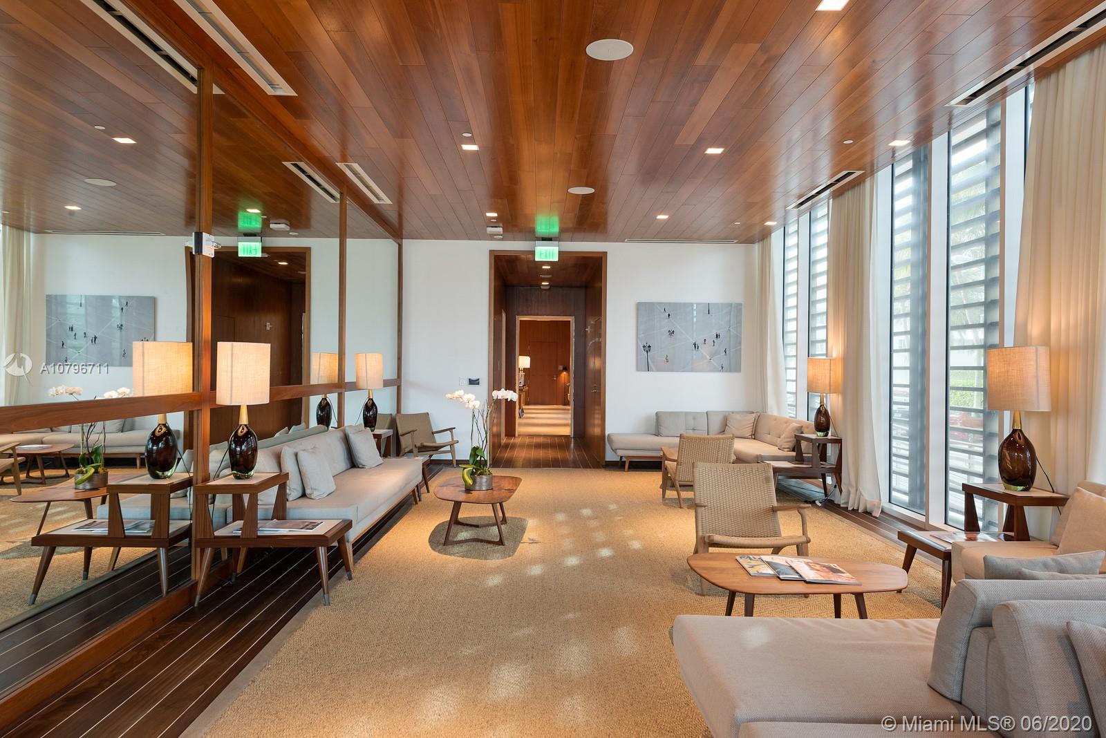 BEACH HOUSE 8 CONDO - Residential