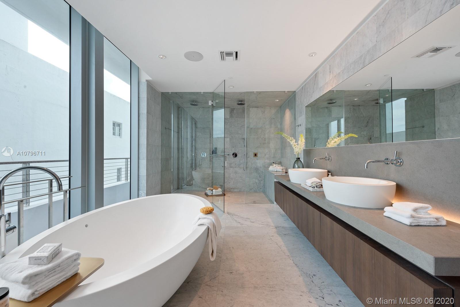 BEACH HOUSE 8 CONDO - Residential