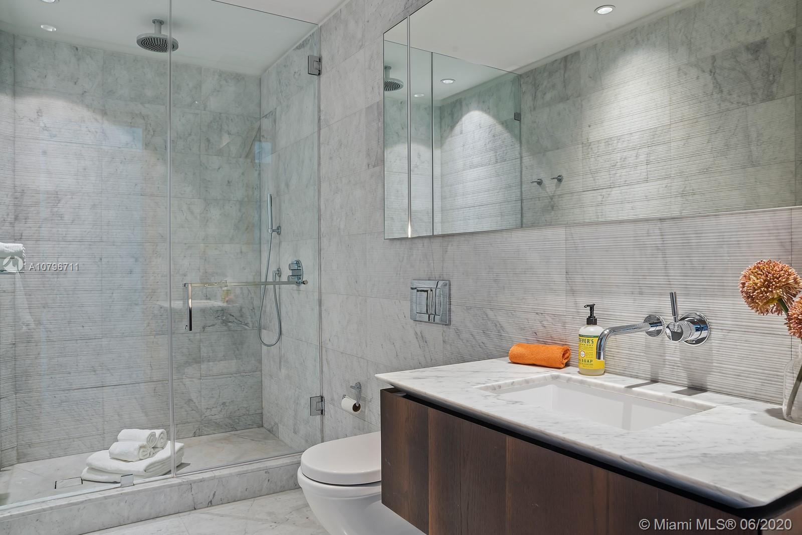 BEACH HOUSE 8 CONDO - Residential