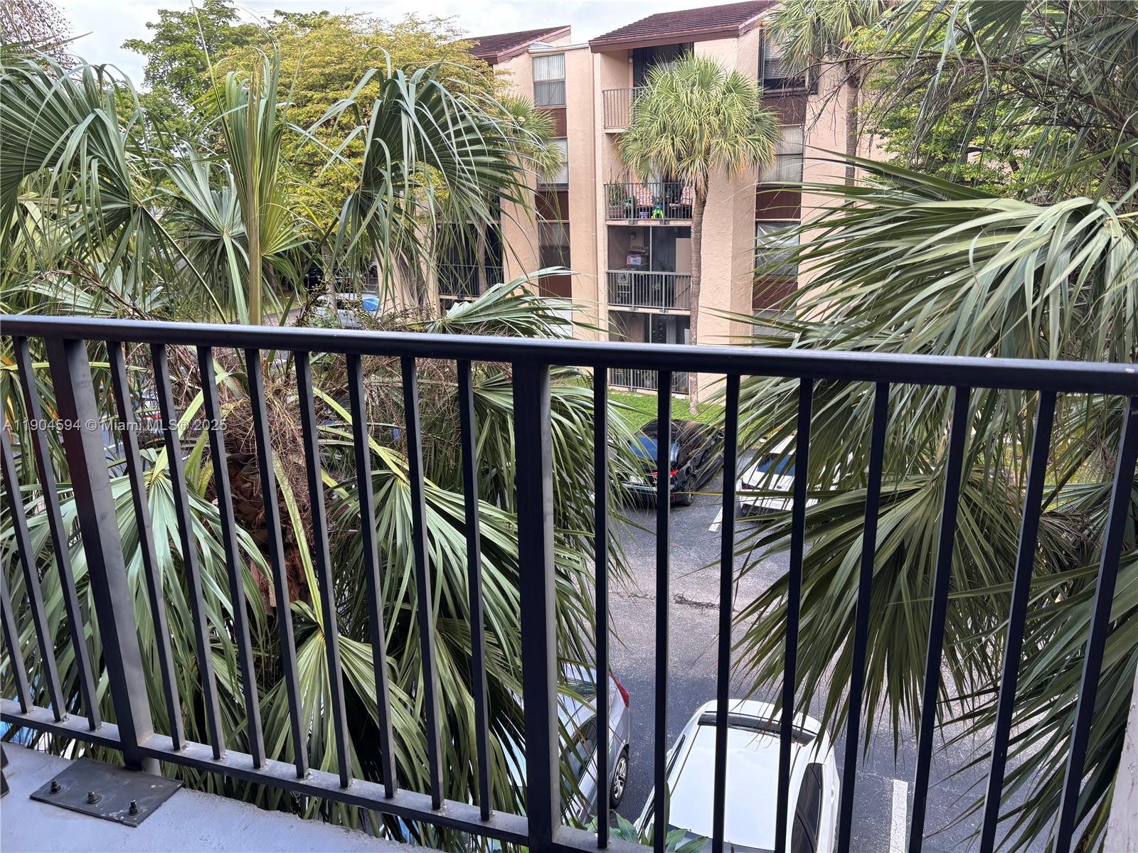 PROMENADE AT KENDALE LAKE - Residential