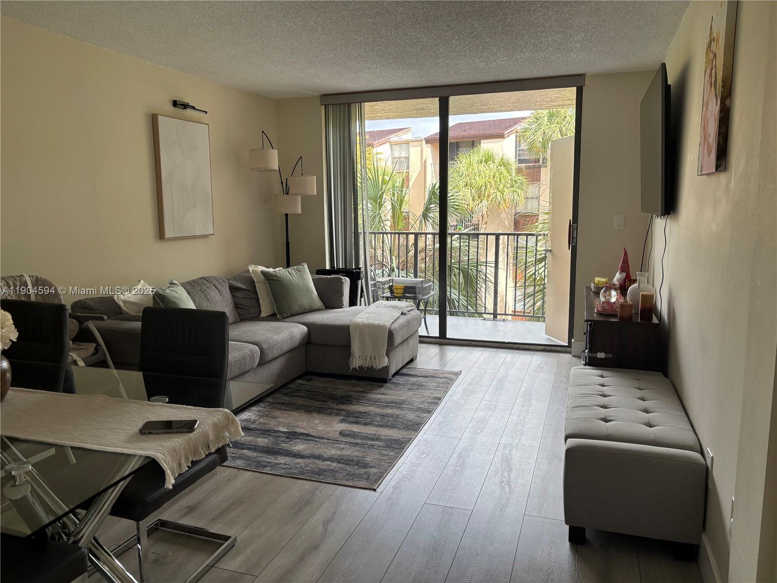 PROMENADE AT KENDALE LAKE - Residential