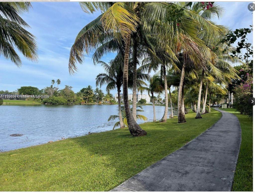 PROMENADE AT KENDALE LAKE - Residential