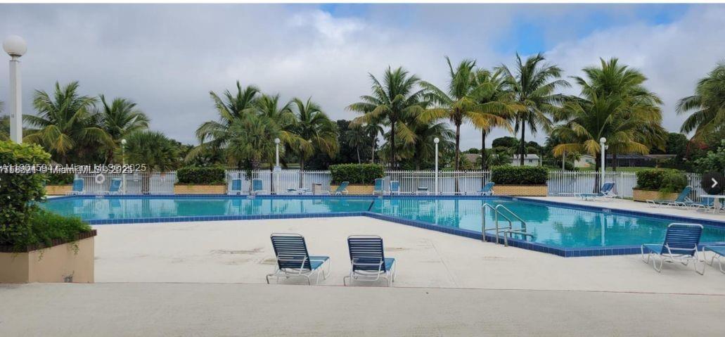 PROMENADE AT KENDALE LAKE - Residential