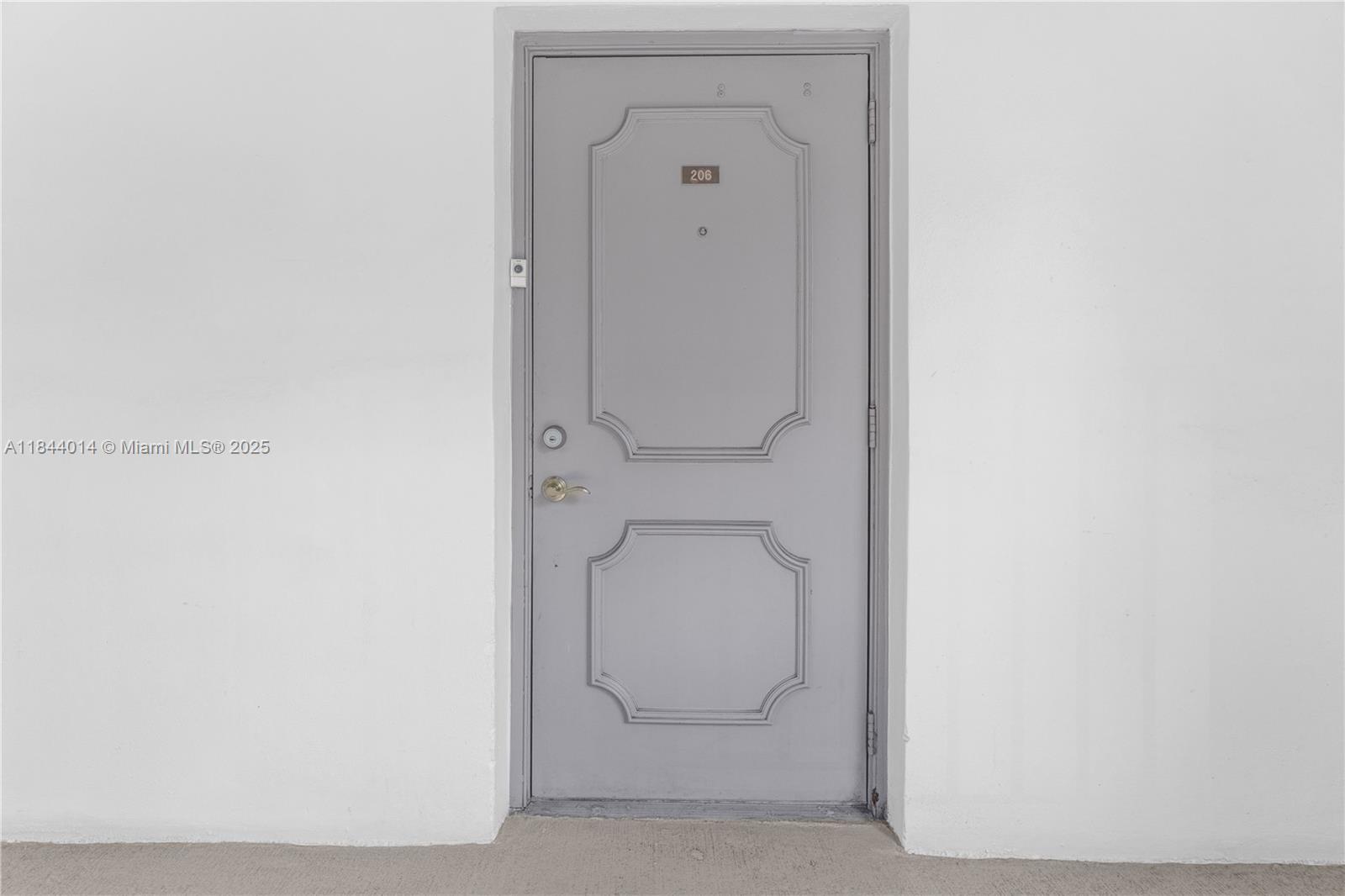 9410 Poinciana Pl 206