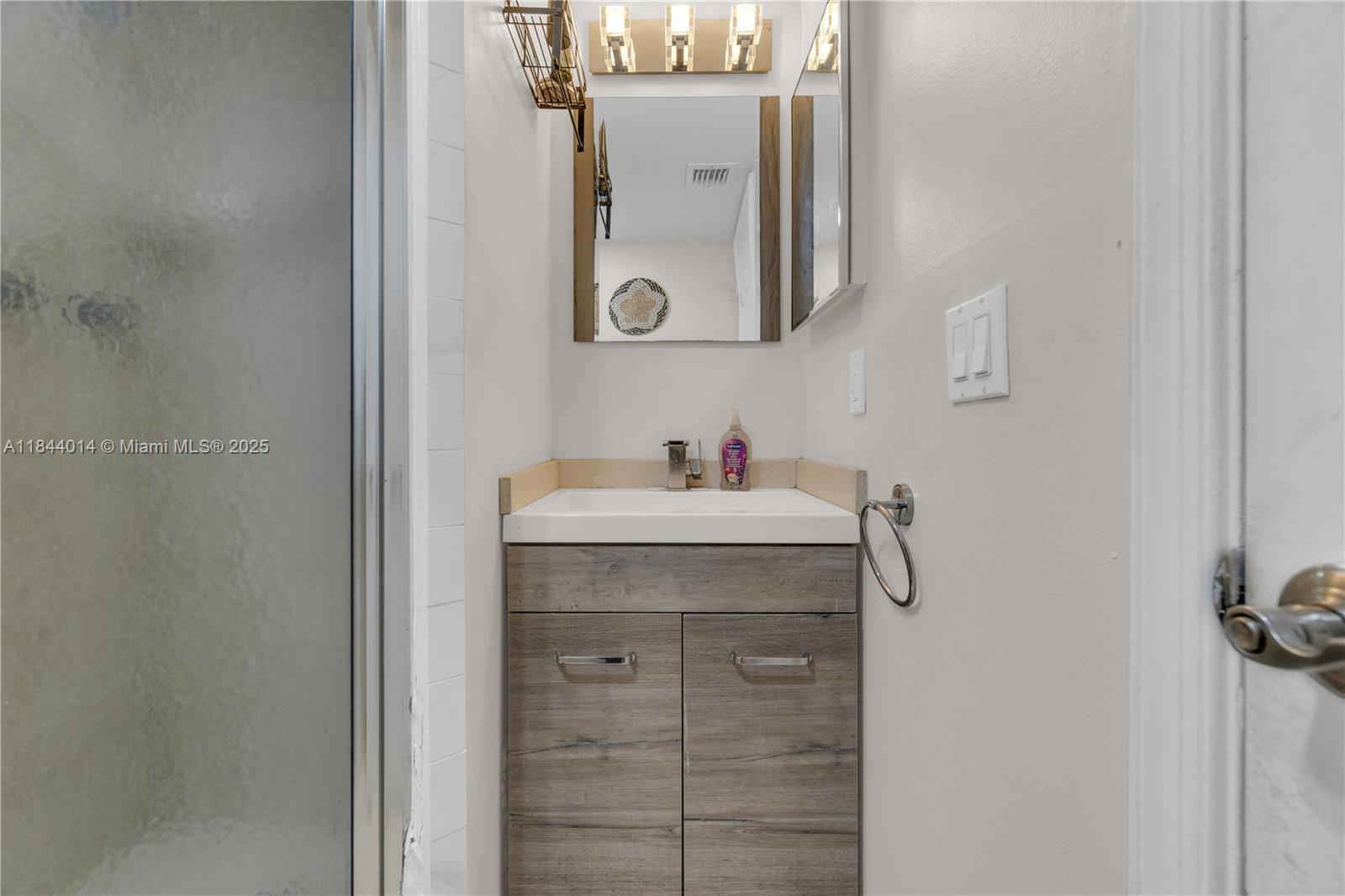 POINCIANA 1 OF PINE ISLAN - Residential