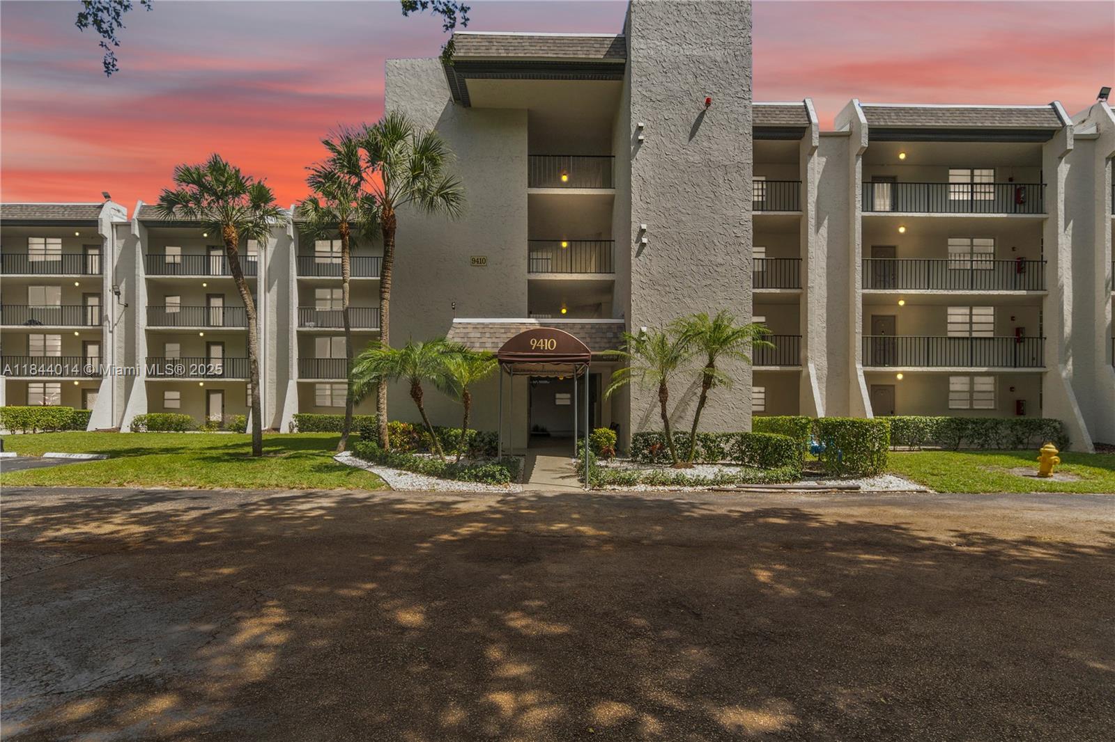 Here is your chance to live in a serene enclave in the middle of a highly desired golf community! This lovely unit has many updates including the kitchen, bathrooms, tile floor, HVAC (2023), and hot water heater (2023). Live in tranquility and style in Pine Island Ridge Country Club with access to amenities including two pools, gym, restaurants, library, sauna, tennis, playground, bike path, golf, pickleball, storage area and more. 40 year inspection completed. Total maintenance is $605.53+$74.31 (assessment) = 681/mo.
No leasing allowed. Pet friendly!