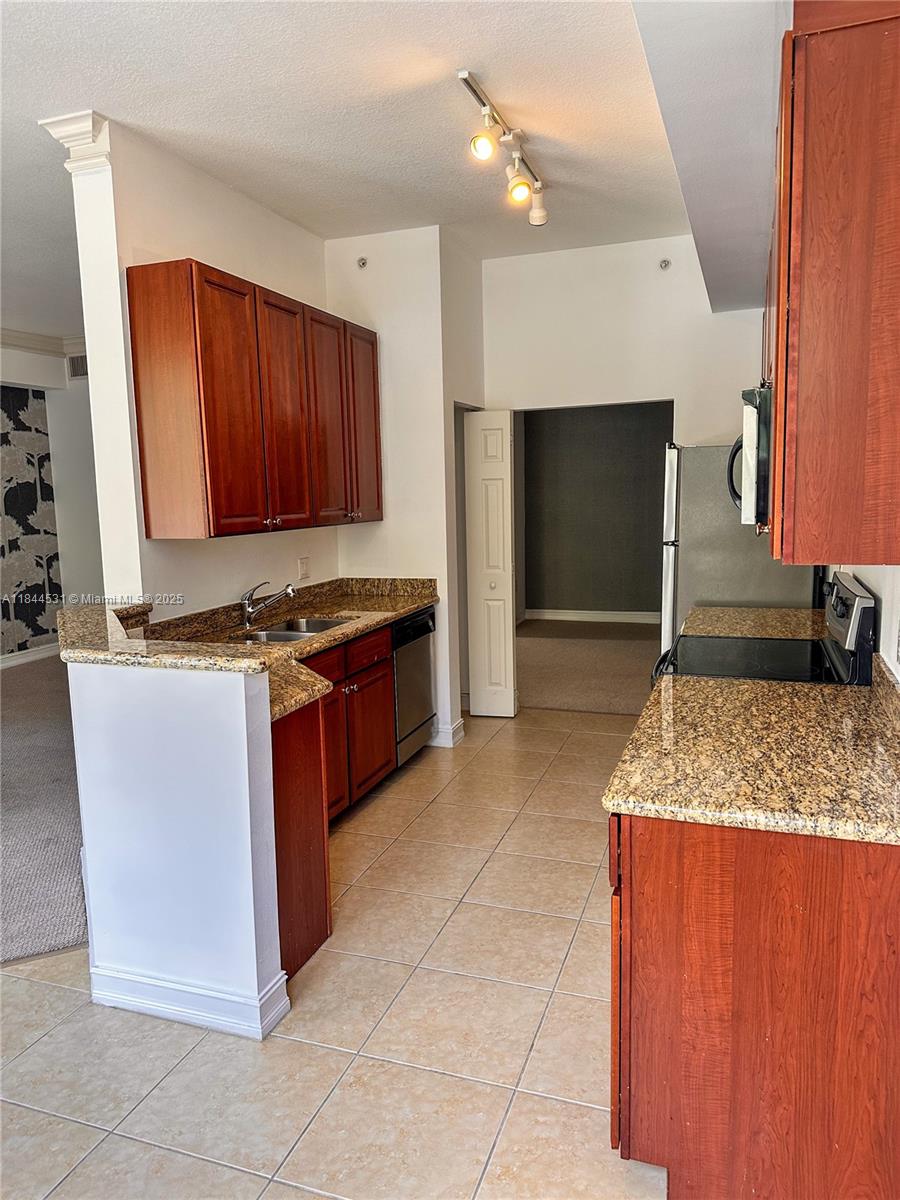 3001 NE 185th St 328