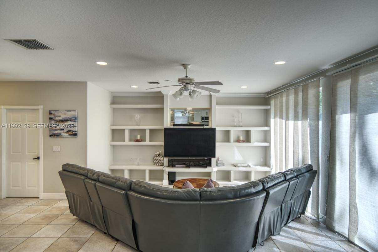 TOWNGATE - Residential