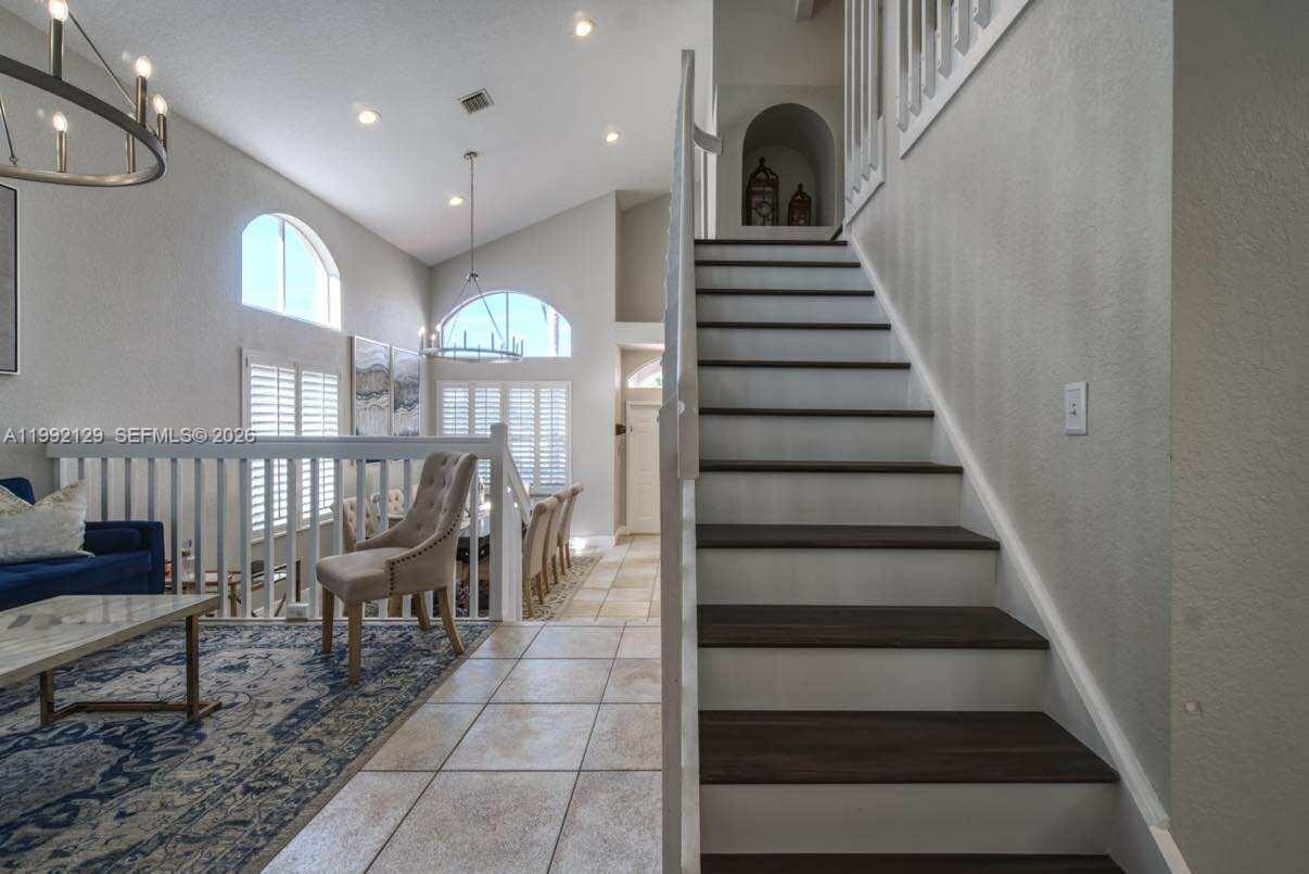 TOWNGATE - Residential