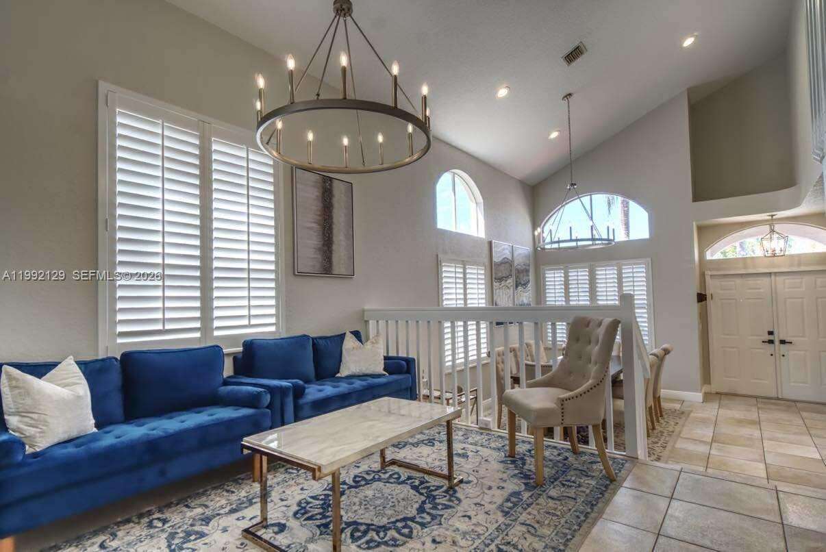 TOWNGATE - Residential