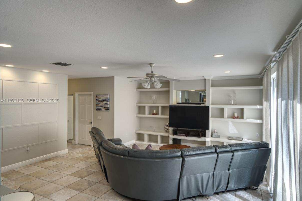 TOWNGATE - Residential