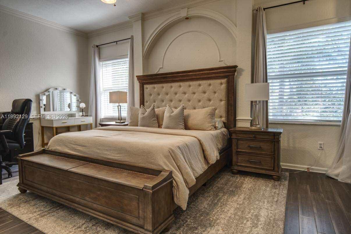 TOWNGATE - Residential