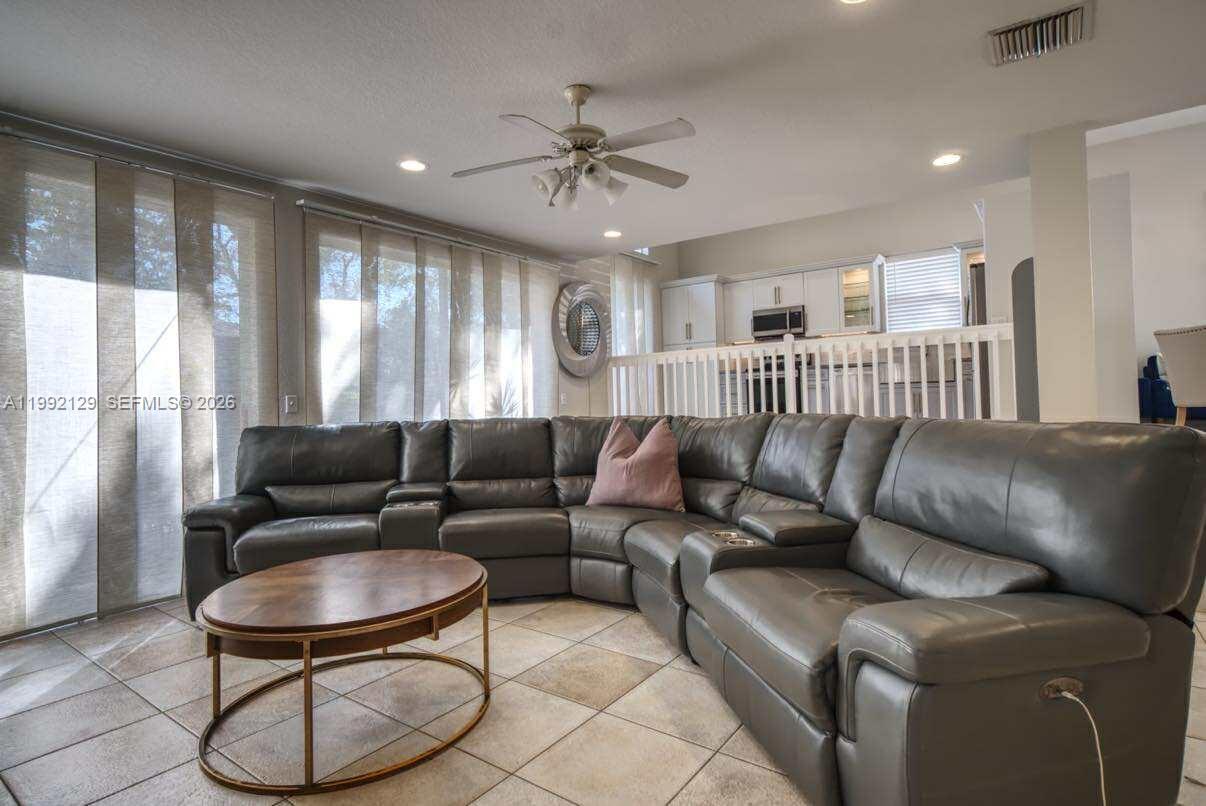 TOWNGATE - Residential