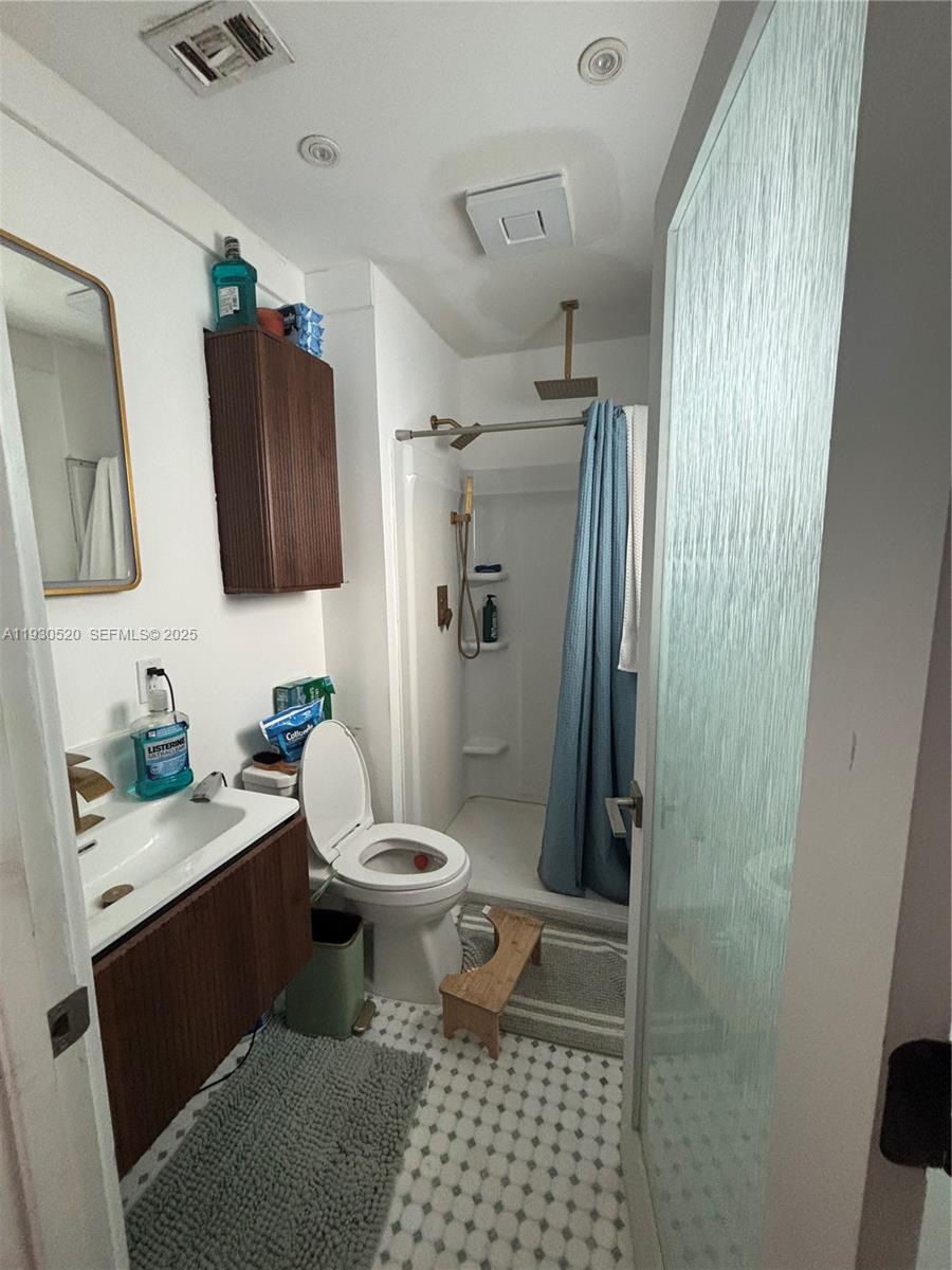 HOLLYWOOD LITTLE RANCHES - Residential