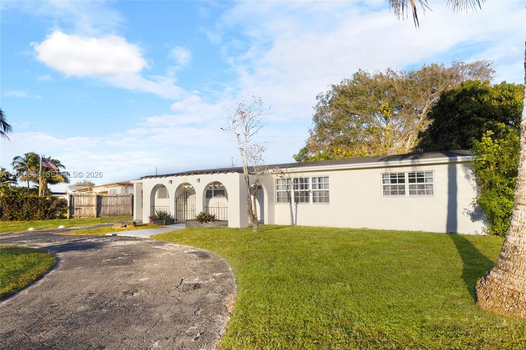 Photo of 3017 Bahama Dr, Miramar, FL 33023 (MLS # A12018834)