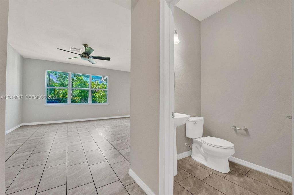 Photo of 4764 Eucalyptus Dr, Hollywood, FL 33021 (MLS # A12019807)