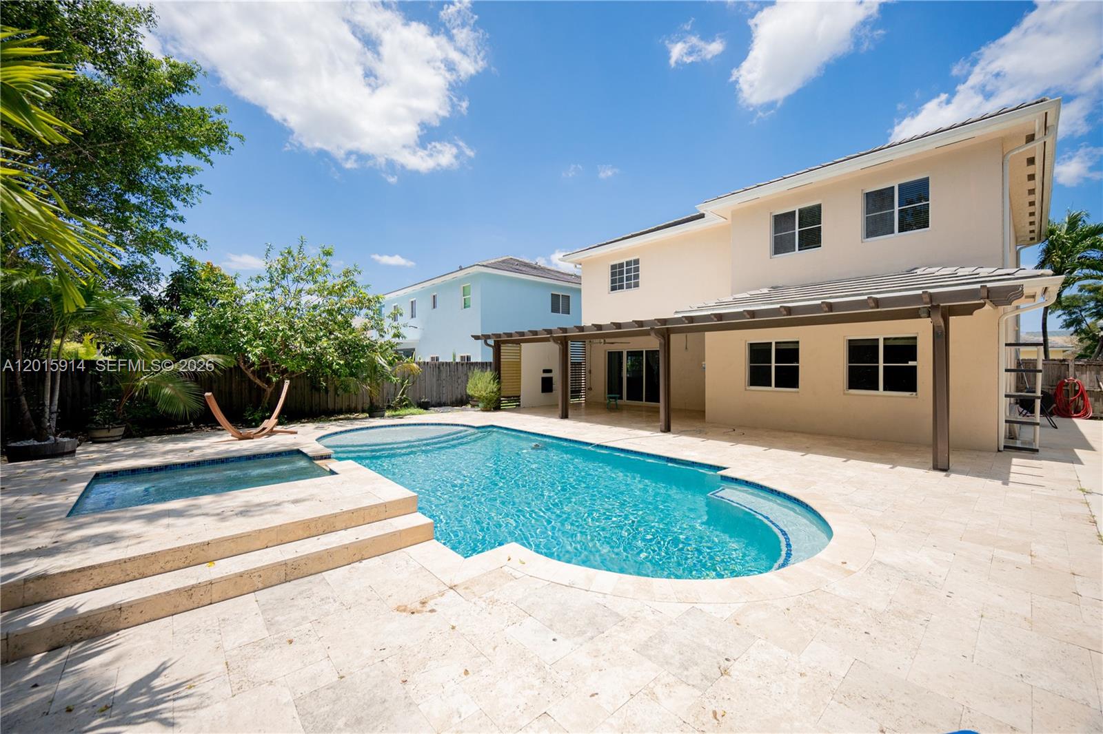 CARMENS PLACE - Residential