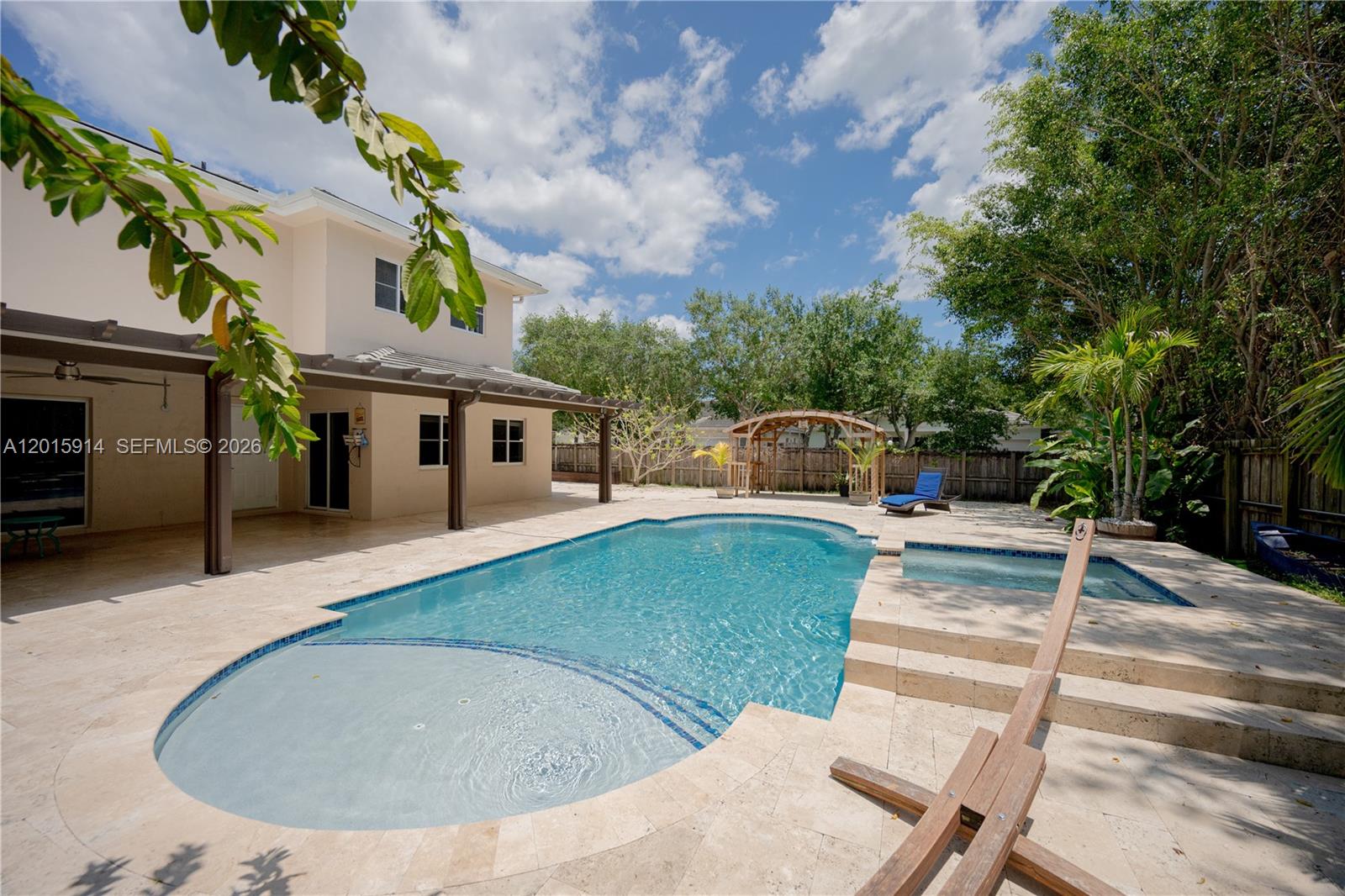 CARMENS PLACE - Residential