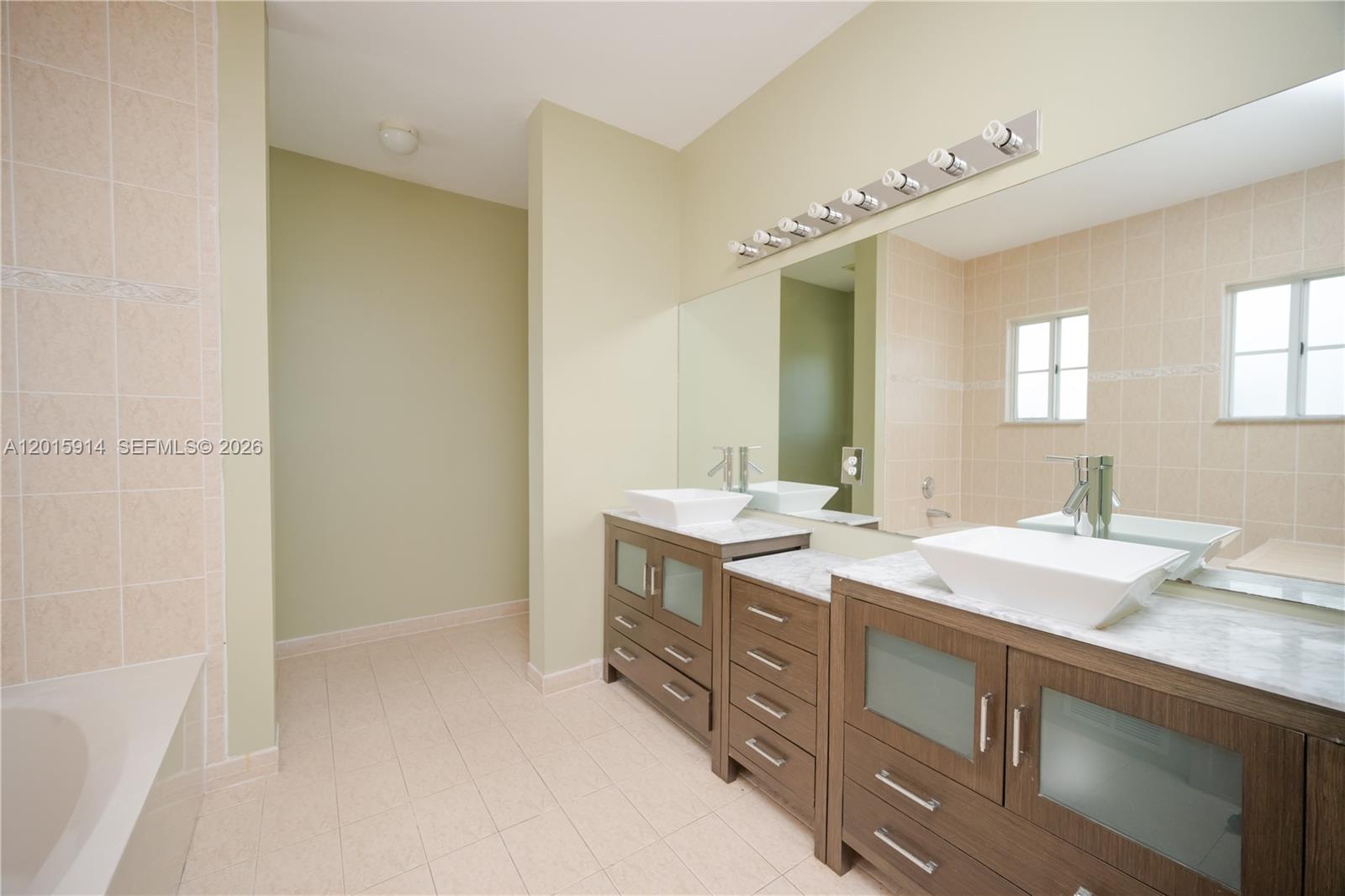 CARMENS PLACE - Residential