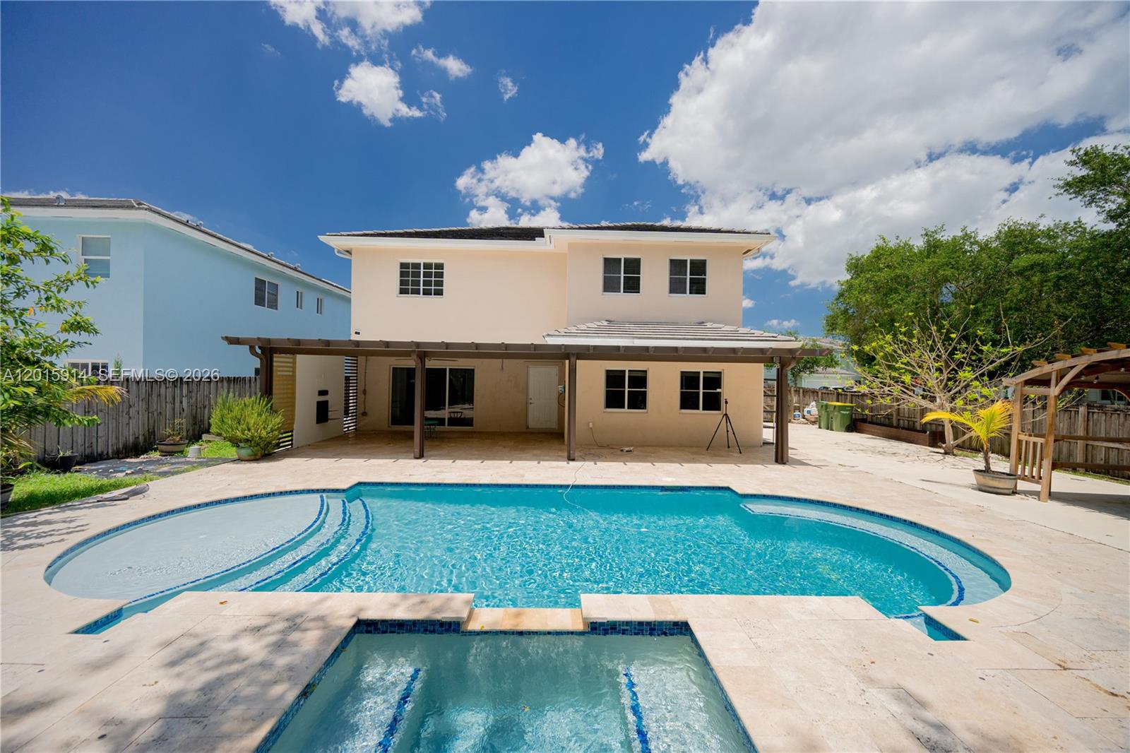 CARMENS PLACE - Residential