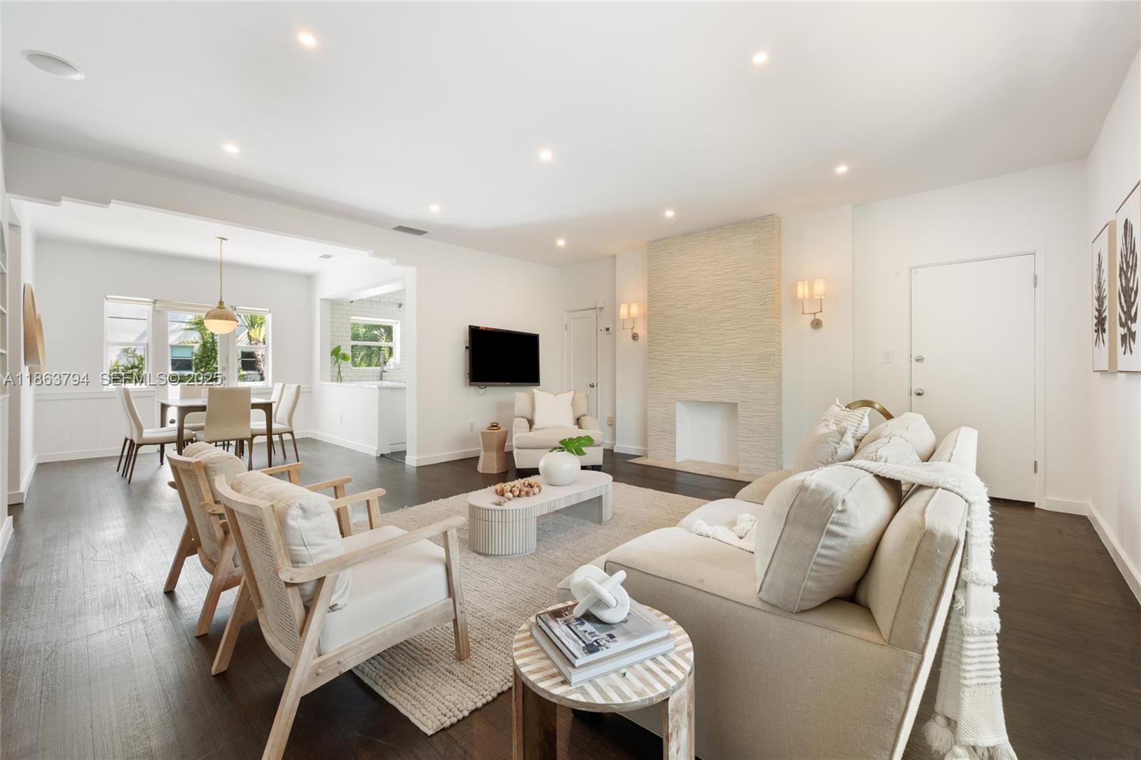 KIM AIMEE CONDO - Residential