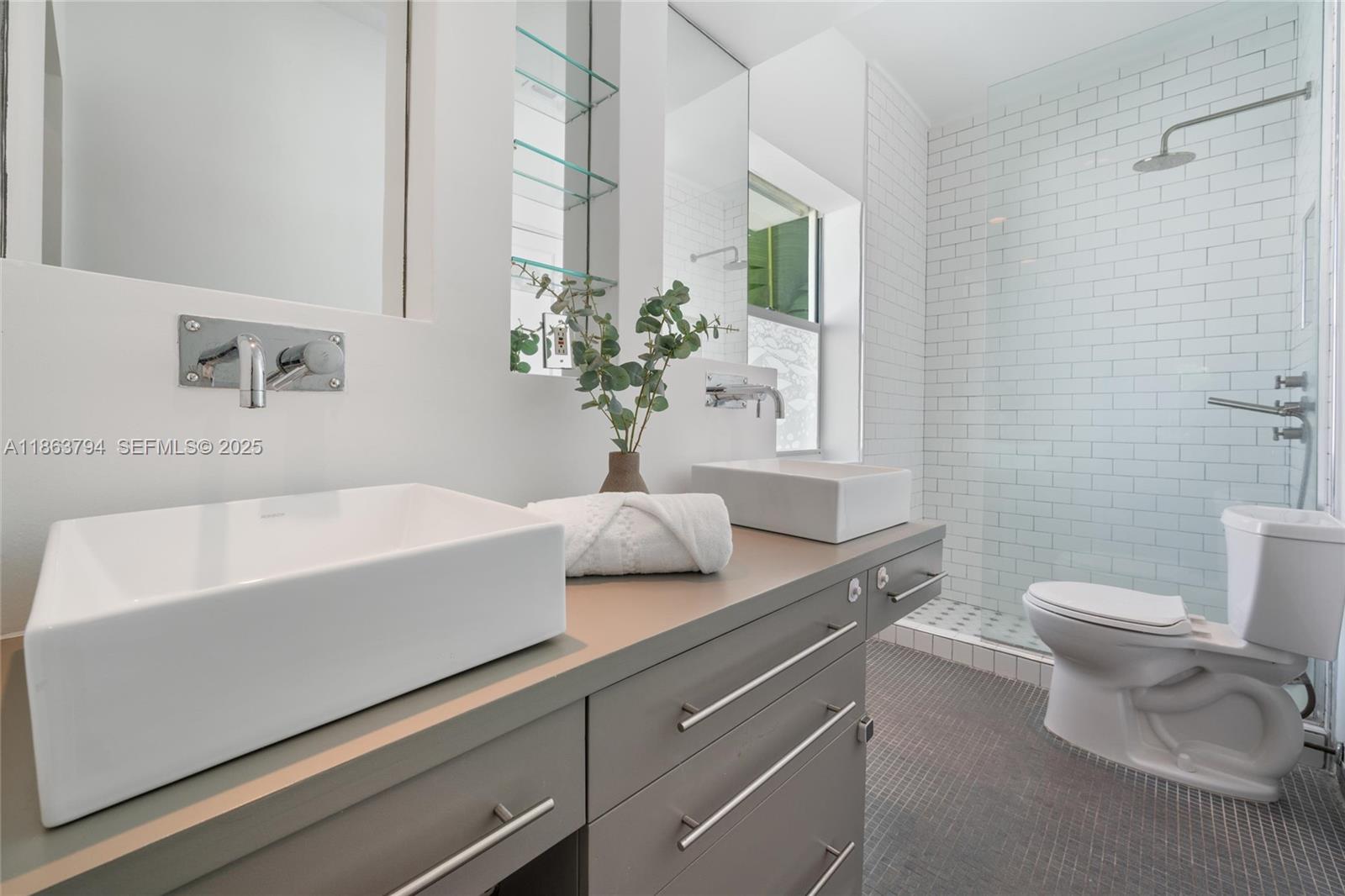 KIM AIMEE CONDO - Residential