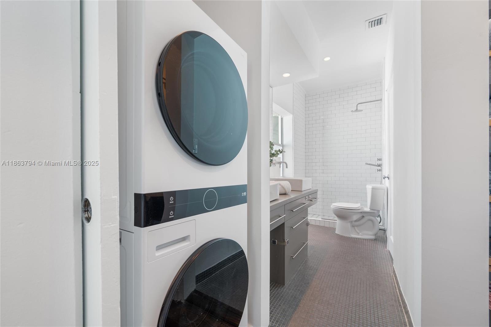 KIM AIMEE CONDO - Residential