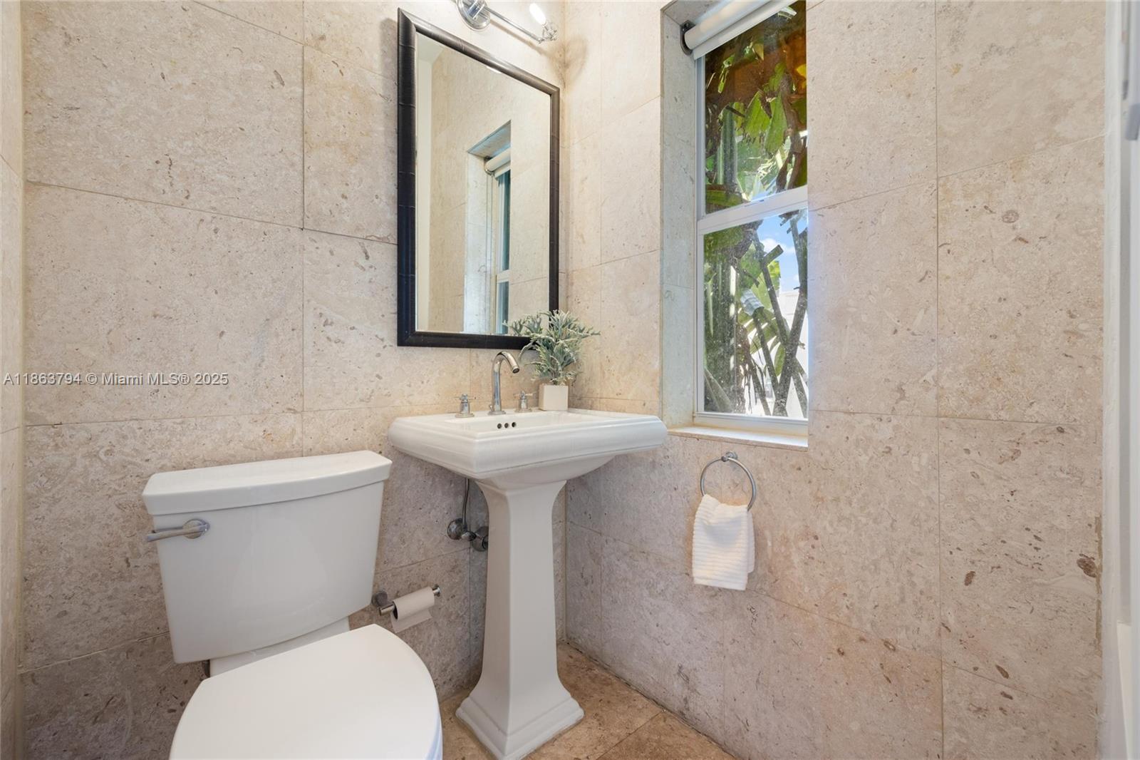 KIM AIMEE CONDO - Residential