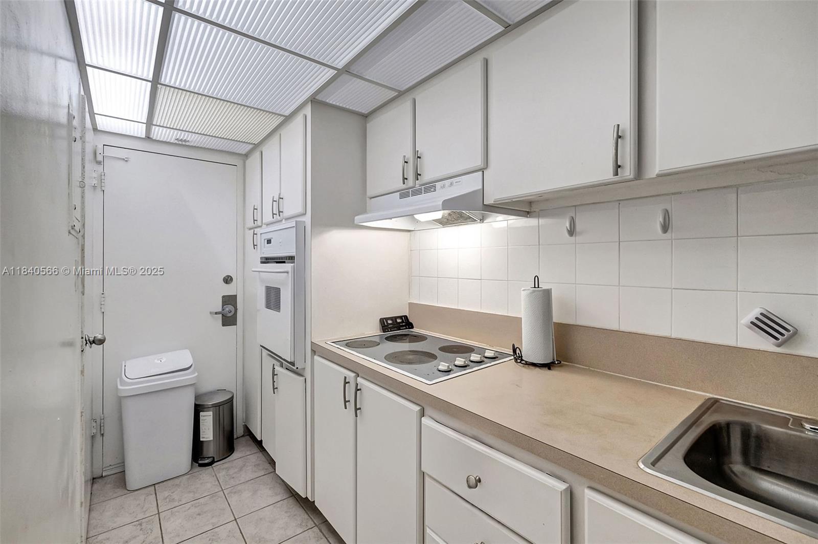 MIRADOR 1200 CONDO - Residential