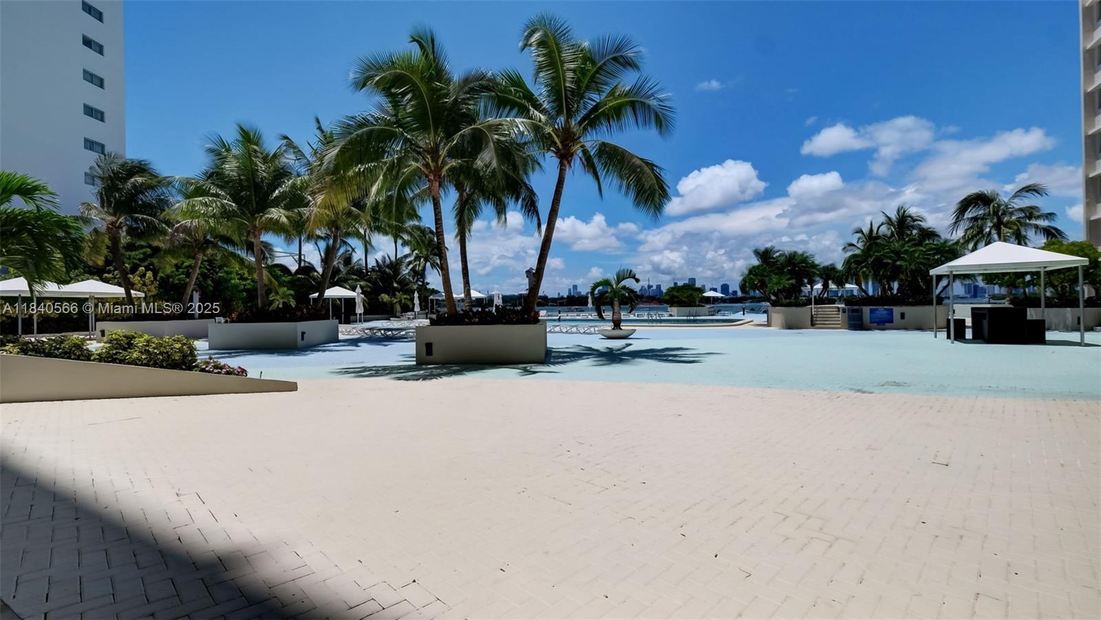 MIRADOR 1200 CONDO - Residential