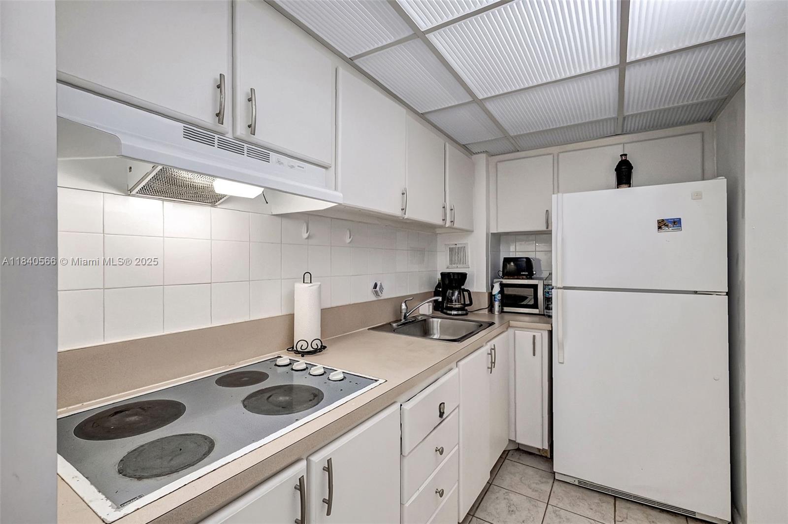 MIRADOR 1200 CONDO - Residential