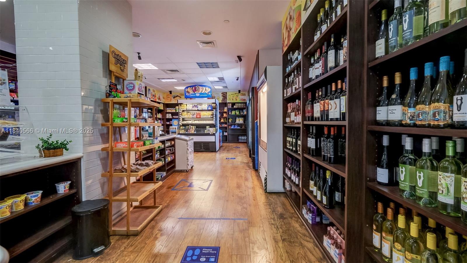 MIRADOR 1200 CONDO - Residential