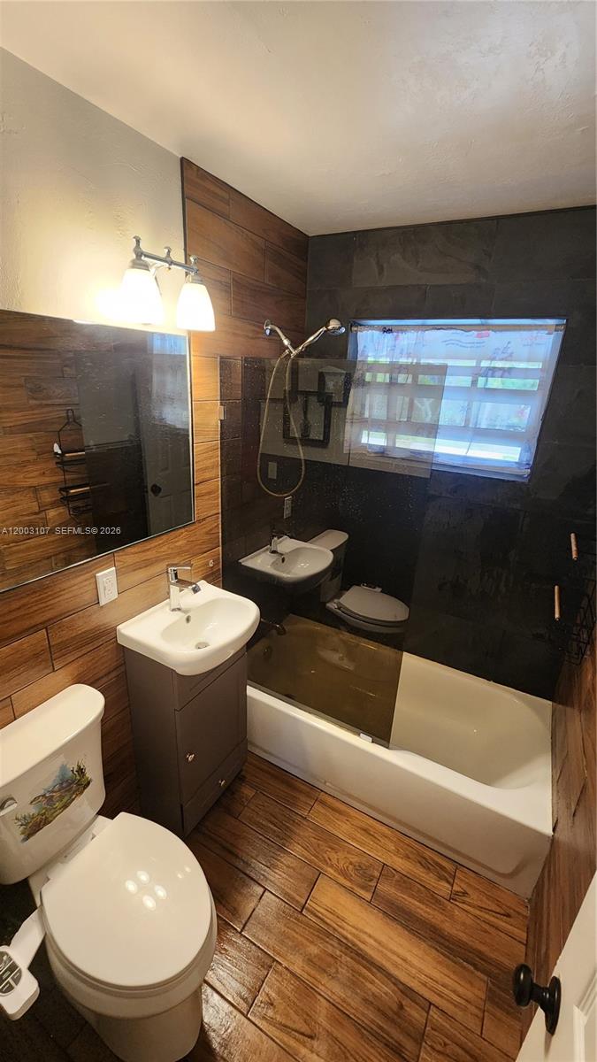 BENSON MANOR - Residential