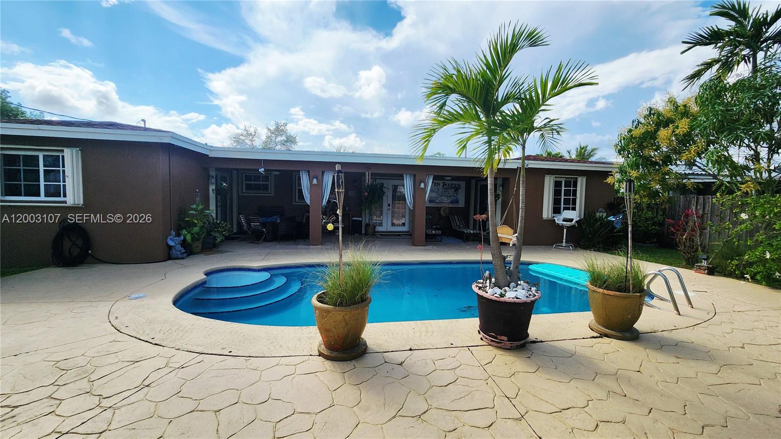 BENSON MANOR - Residential