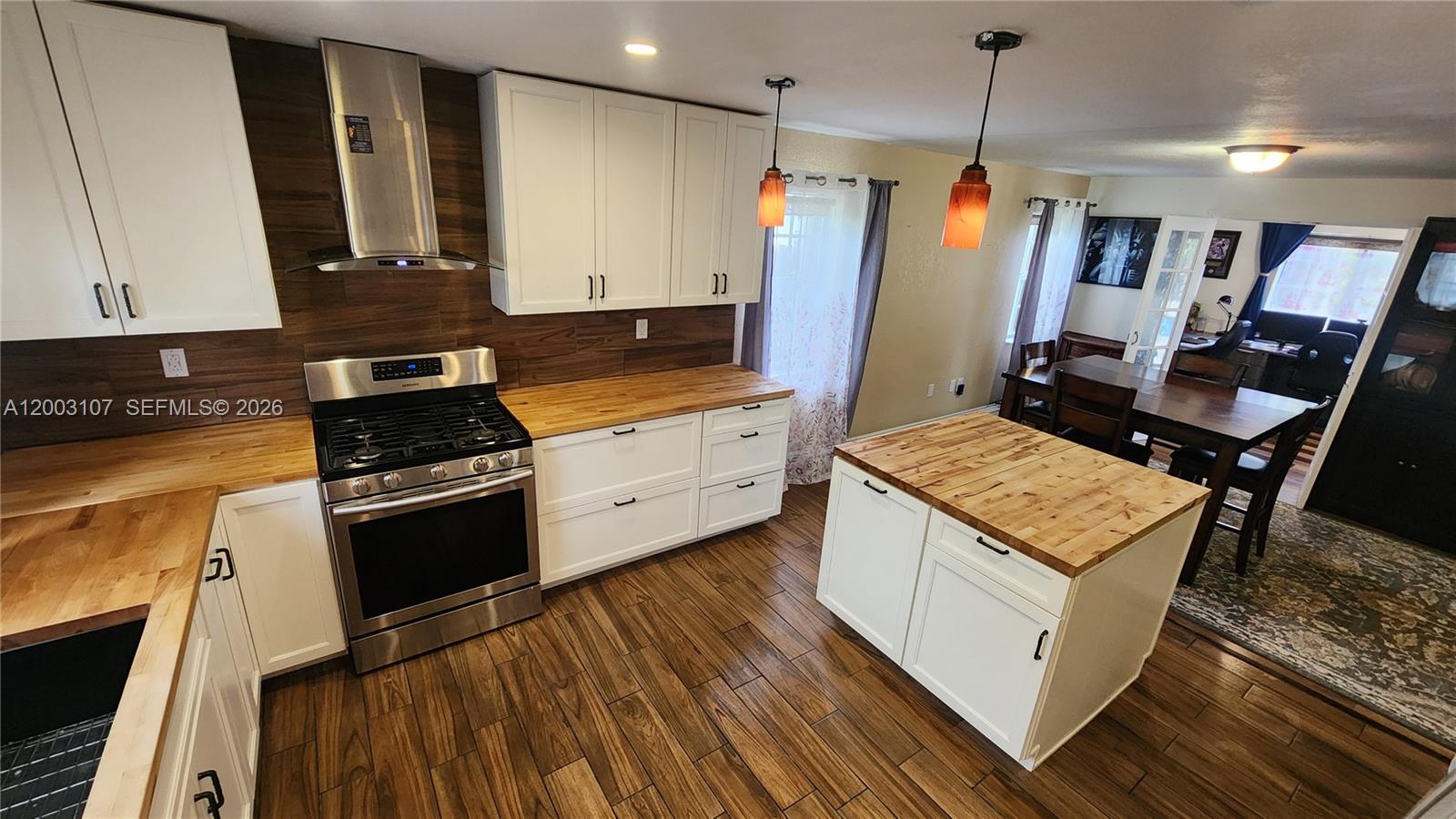 BENSON MANOR - Residential