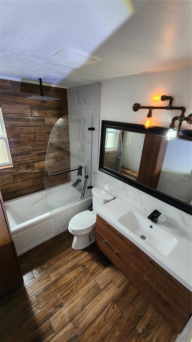 BENSON MANOR - Residential