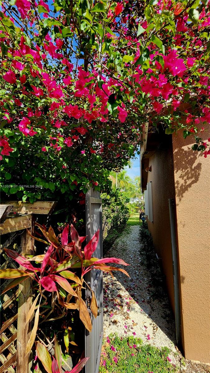 BENSON MANOR - Residential