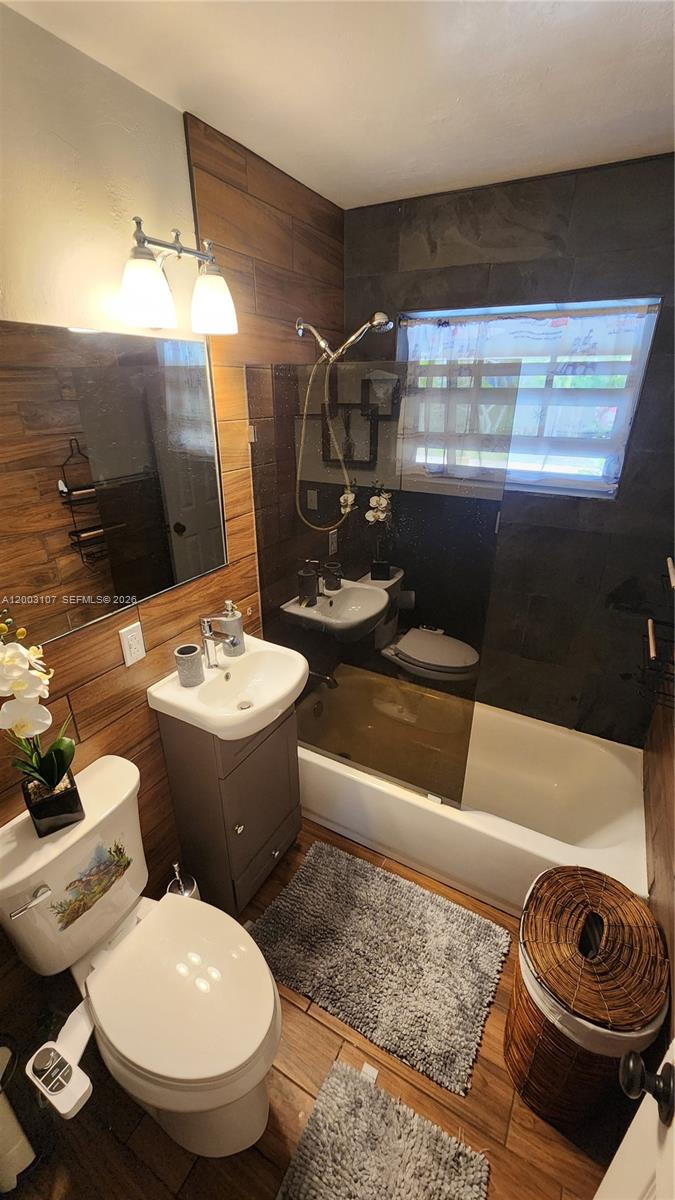 BENSON MANOR - Residential