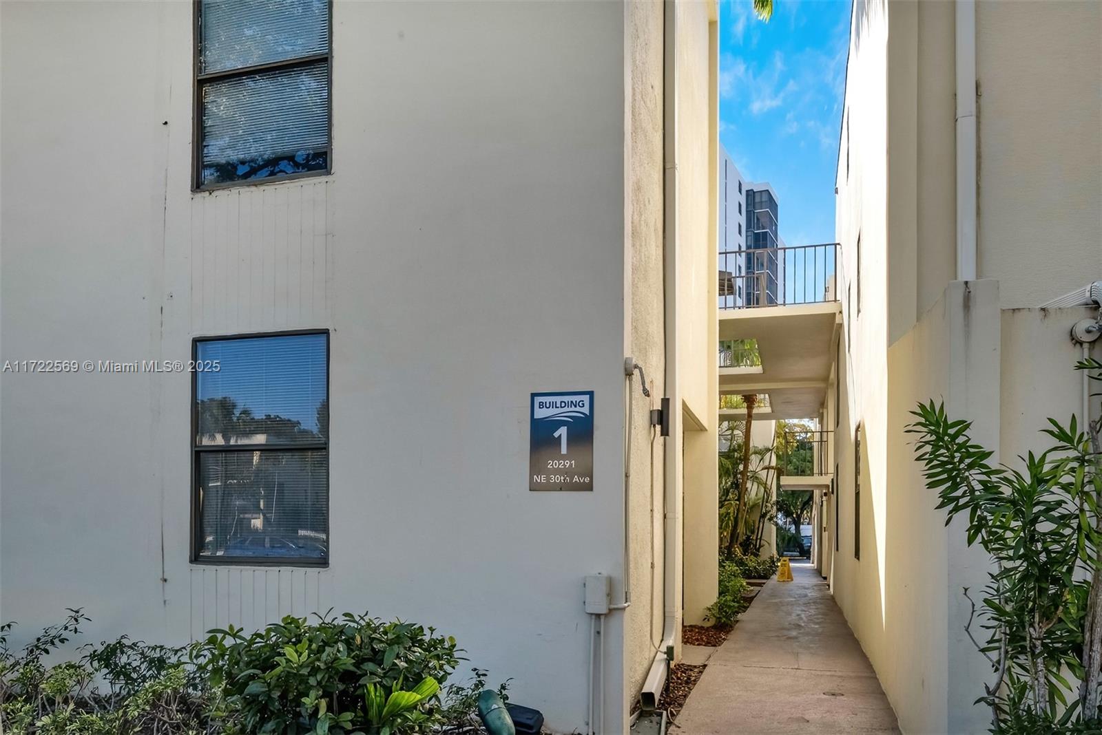 VILLA DORADA CONDO NO 1 - Residential