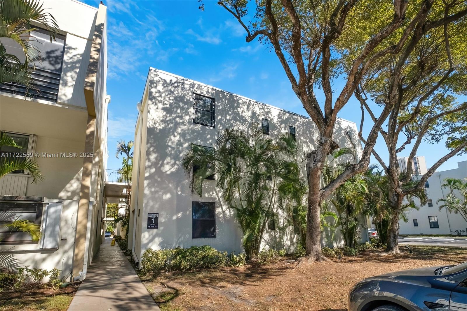 VILLA DORADA CONDO NO 1 - Residential