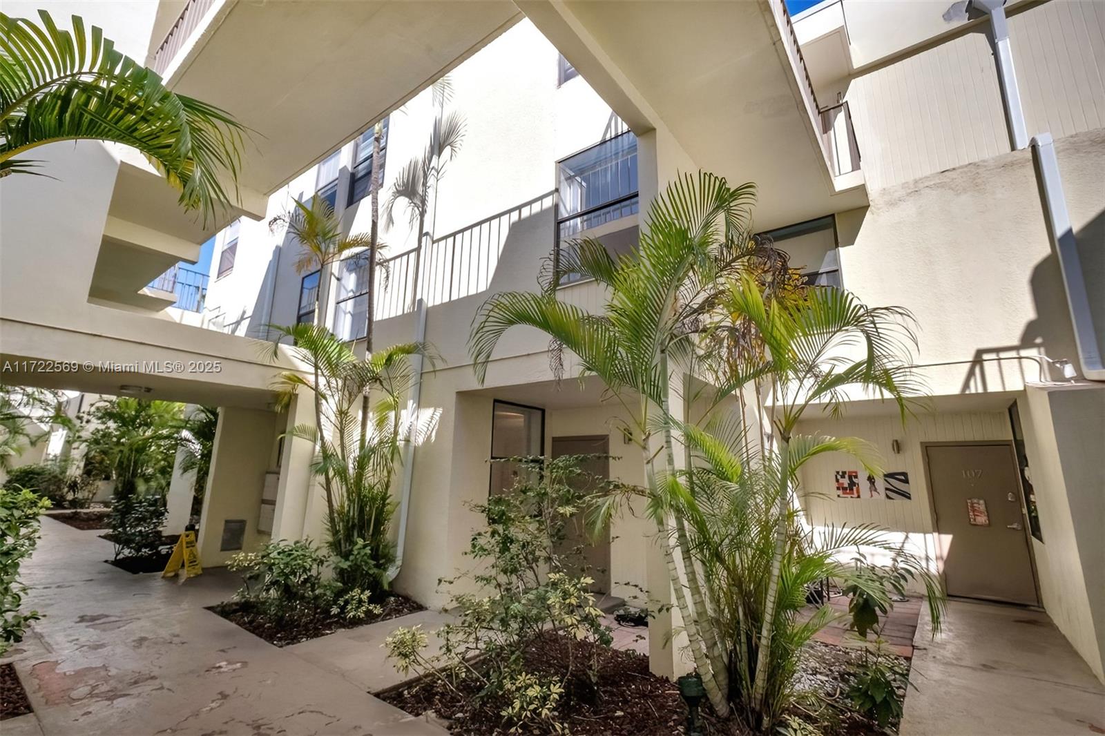 VILLA DORADA CONDO NO 1 - Residential