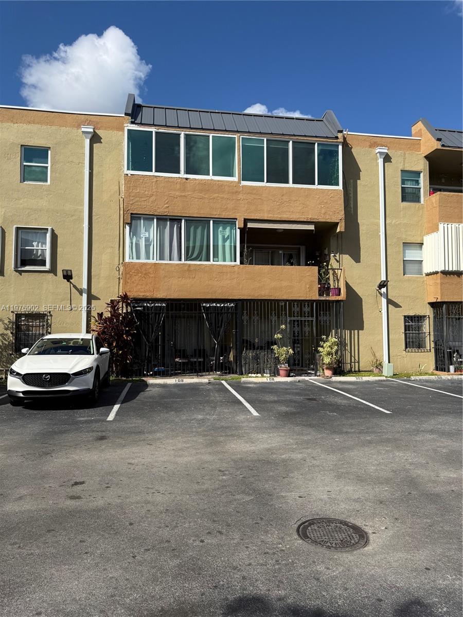 PALMETTO SPRINGS CONDO VI - Residential