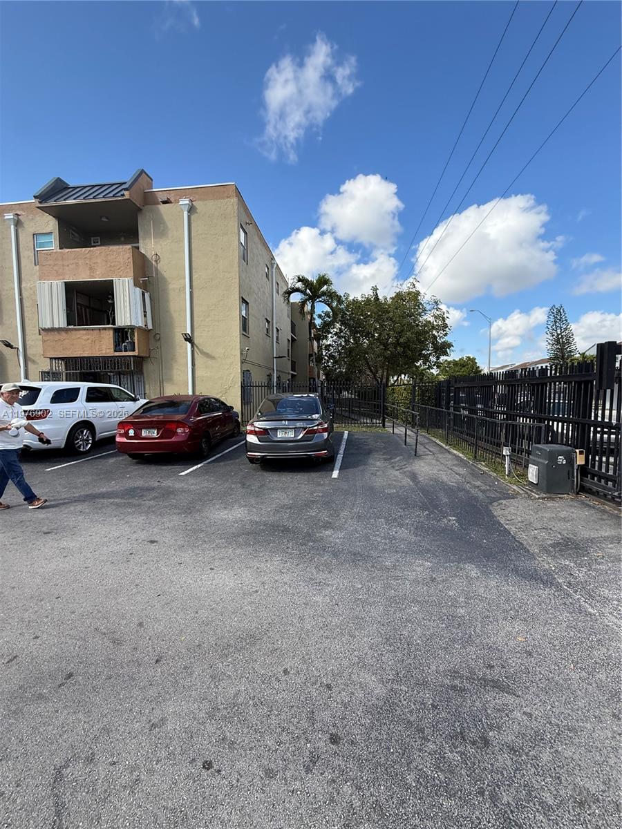 PALMETTO SPRINGS CONDO VI - Residential