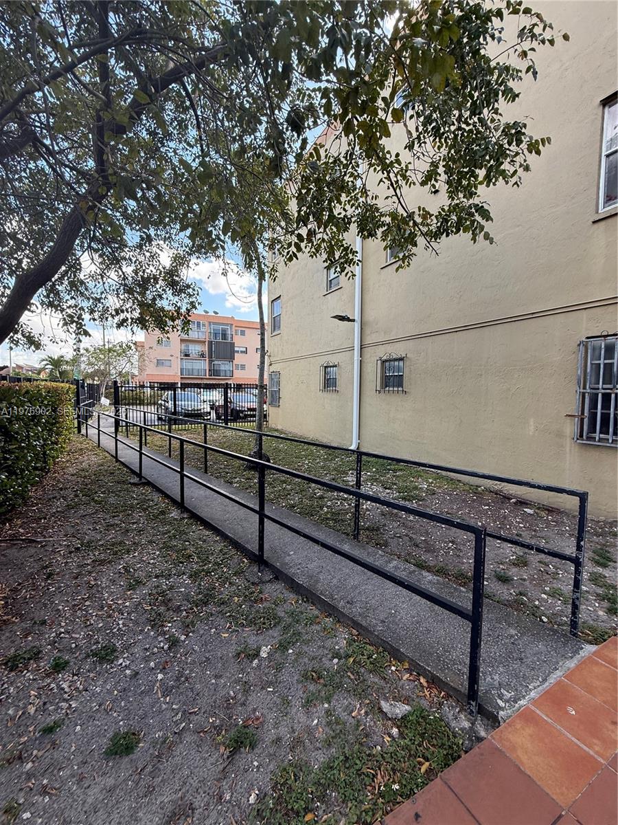 PALMETTO SPRINGS CONDO VI - Residential