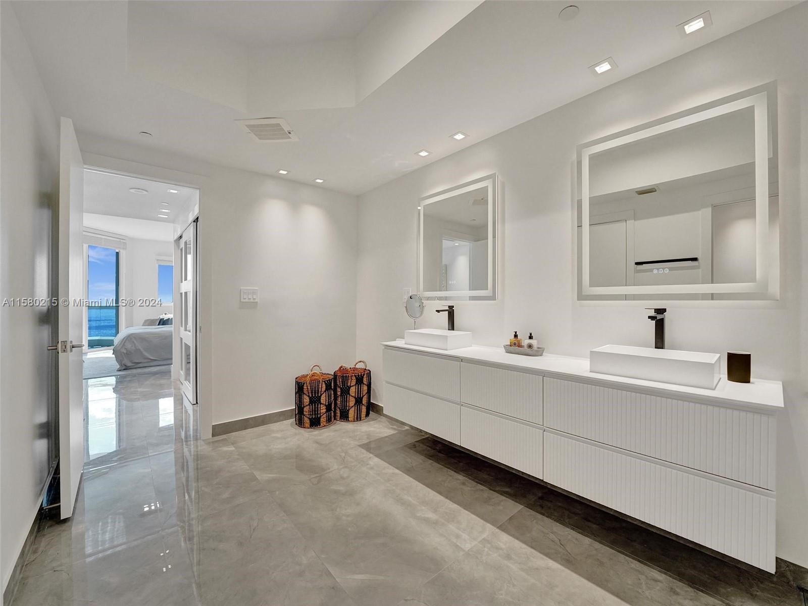 ACQUALINA OCEAN RESIDENCE - Residential