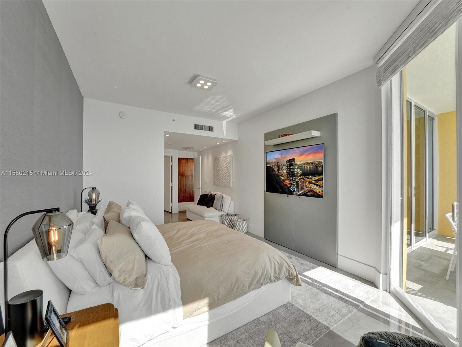 ACQUALINA OCEAN RESIDENCE - Residential